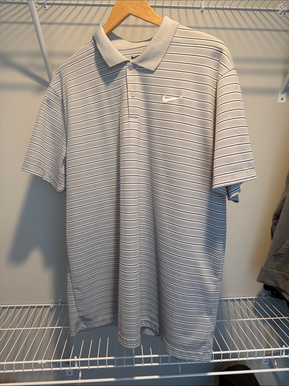 Nike Men’s Light Gray and White Striped Polo